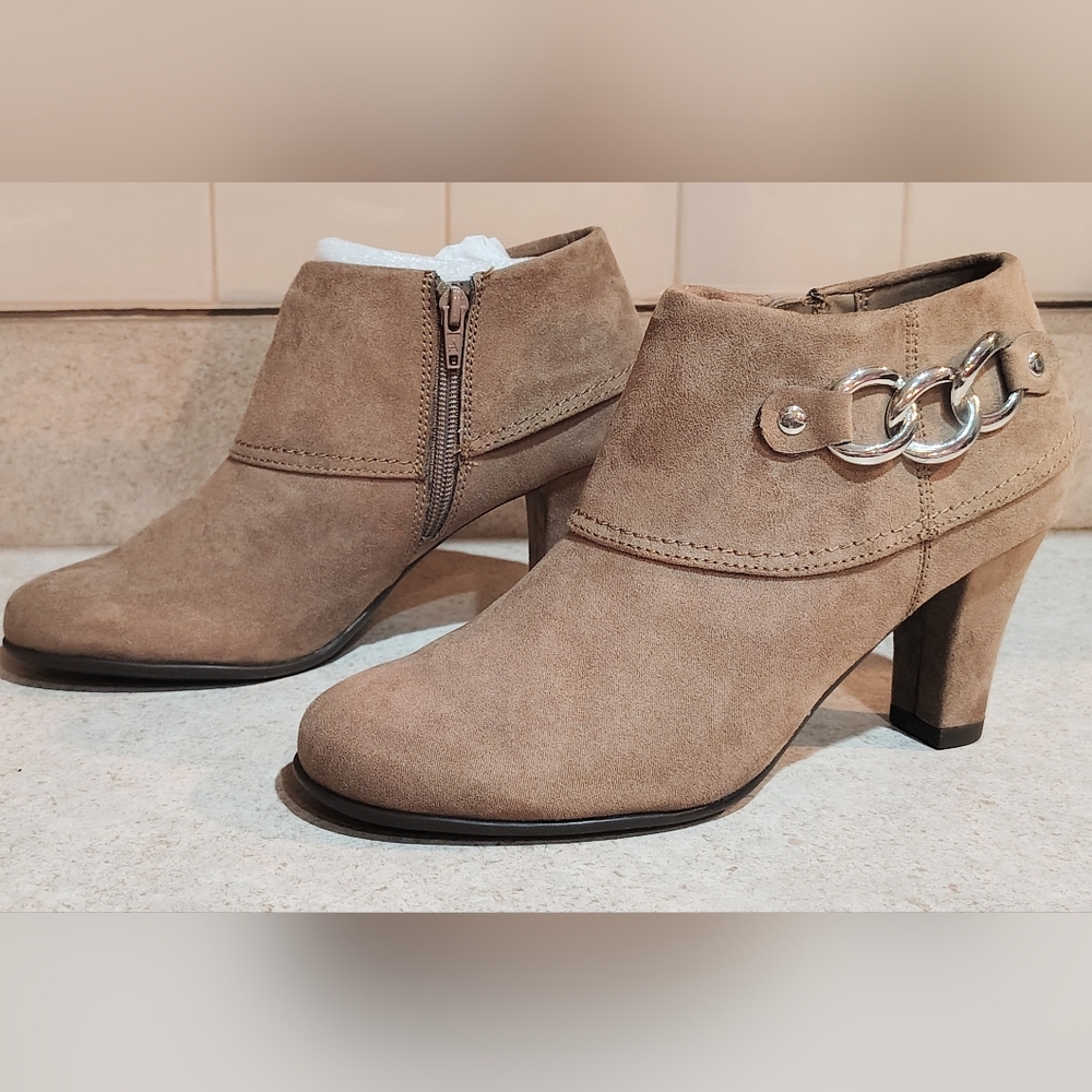 Vionic Tan Ankle Boots with Silver Accent